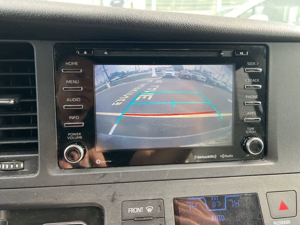 Thumbnail: 2018 Toyota Sienna - 6