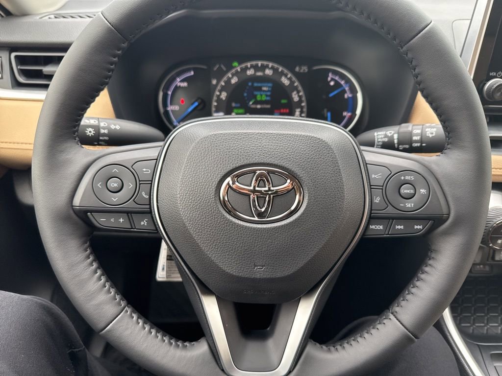 Thumbnail: 2025 Toyota RAV4 - 15