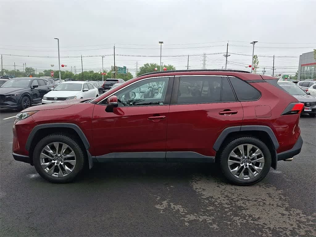 2021 Toyota RAV4 XLE Premium 13