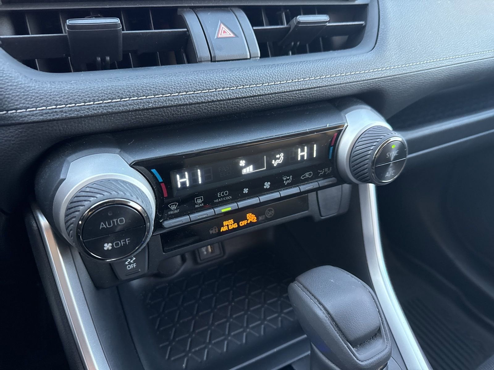 Thumbnail: 2023 Toyota RAV4 - 28