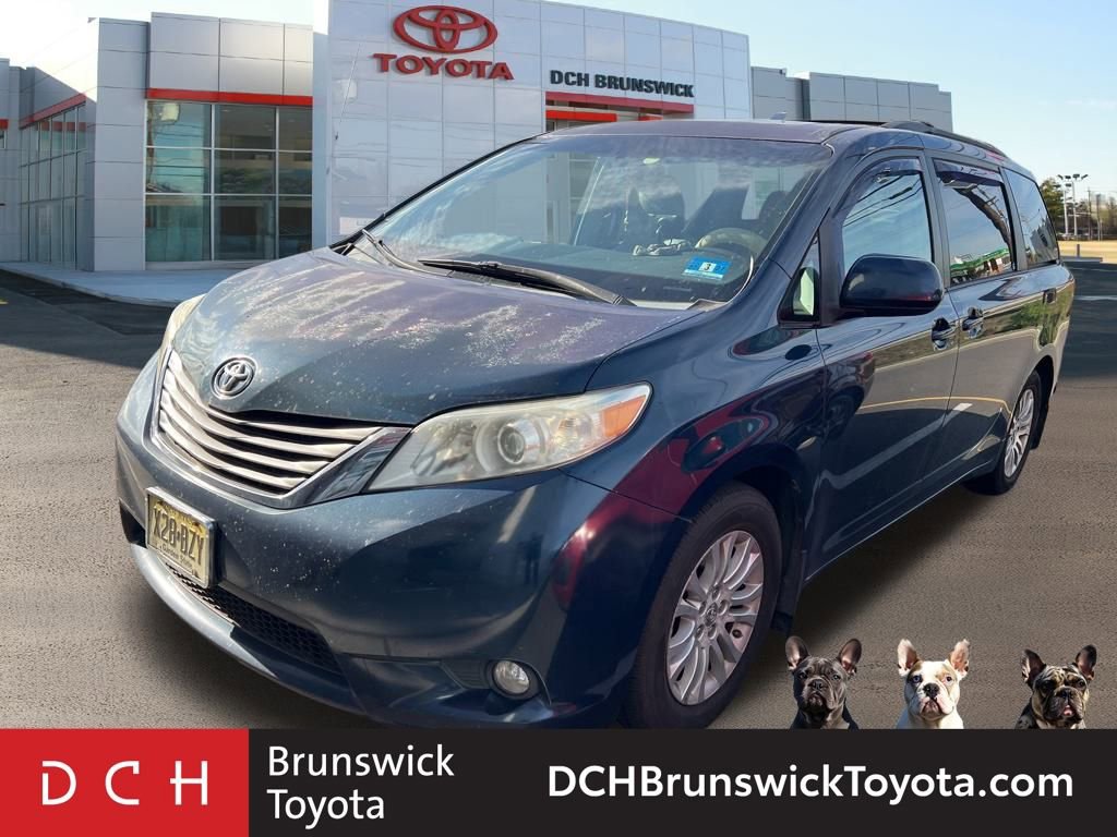Thumbnail: 2012 Toyota Sienna - 1