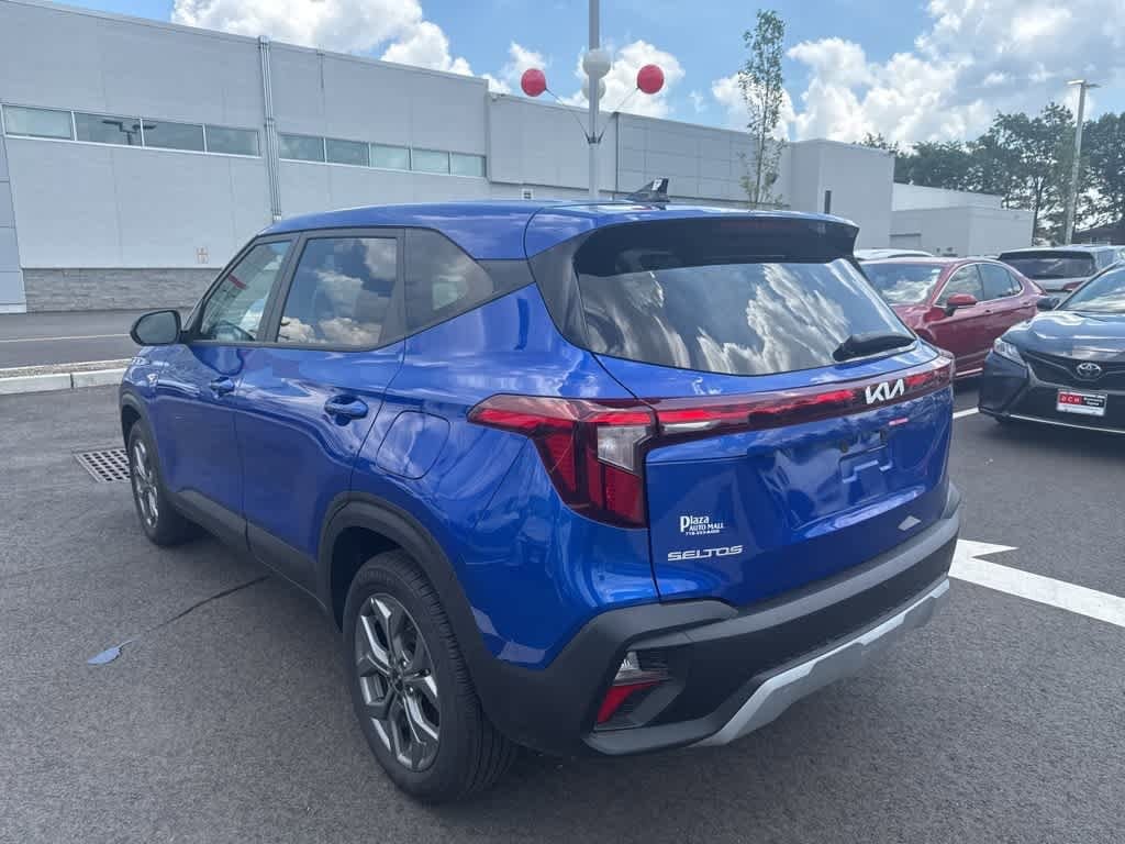 Thumbnail: 2024 Kia Seltos - 4