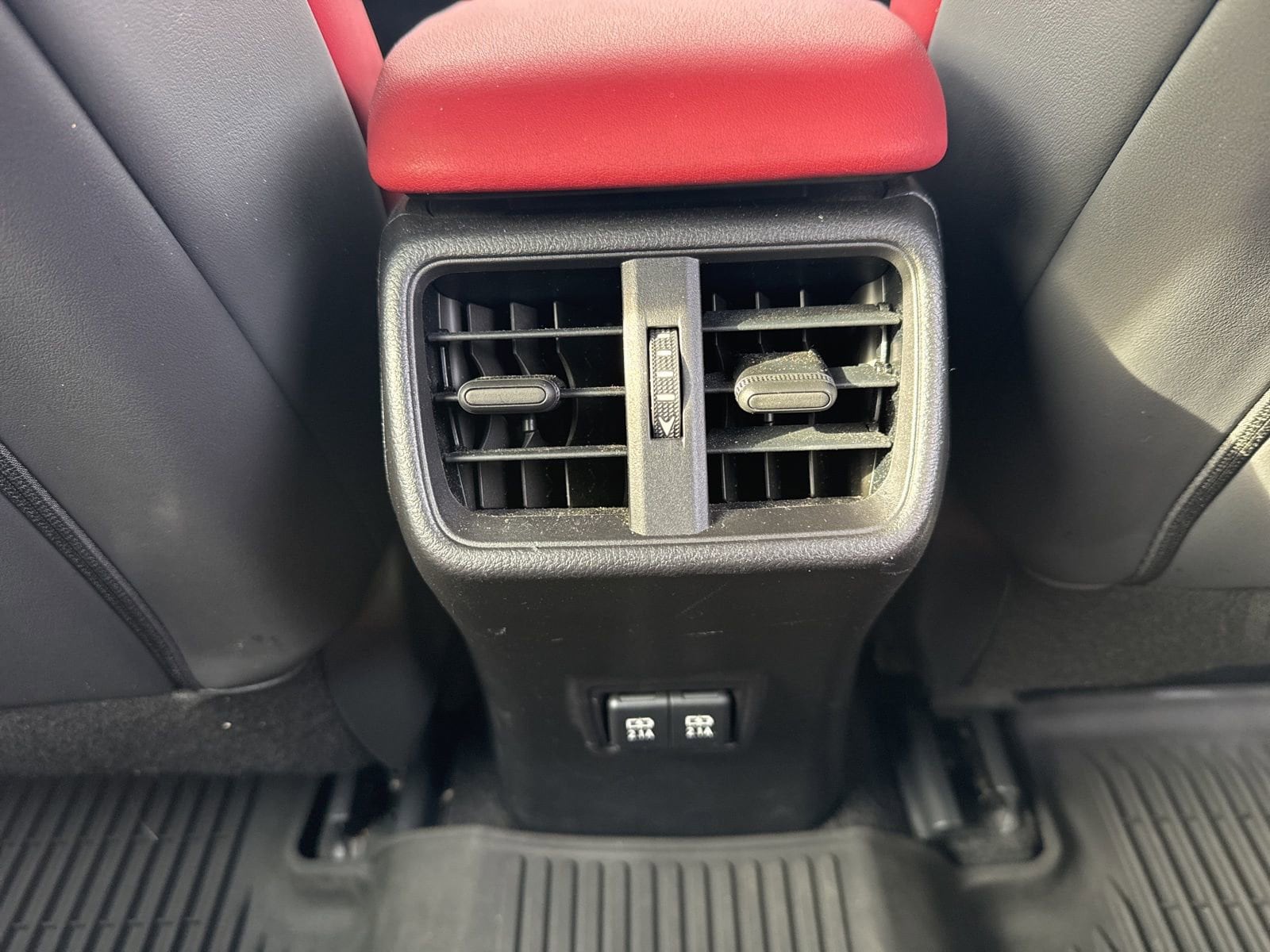 Thumbnail: 2020 Lexus UX - 30