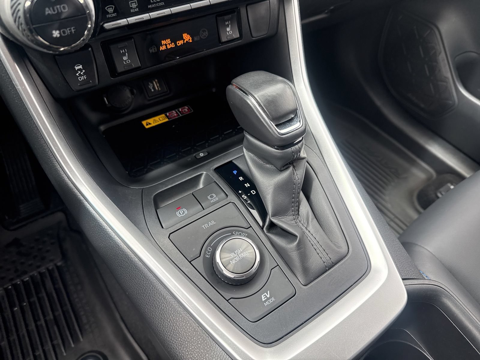 Thumbnail: 2024 Toyota RAV4 - 29