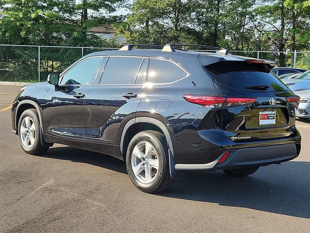 Thumbnail: 2022 Toyota Highlander - 6