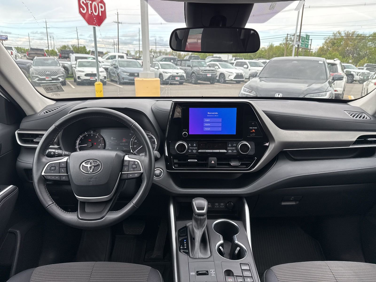 Thumbnail: 2023 Toyota Highlander - 25
