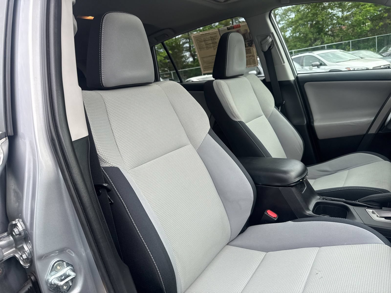 Thumbnail: 2016 Toyota RAV4 - 23