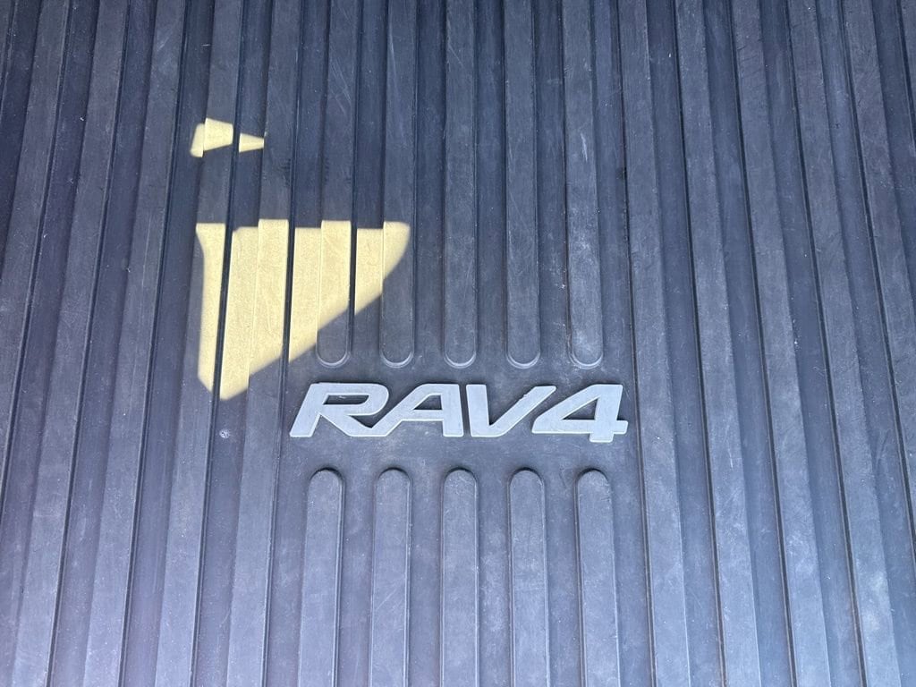 Thumbnail: 2019 Toyota RAV4 - 16