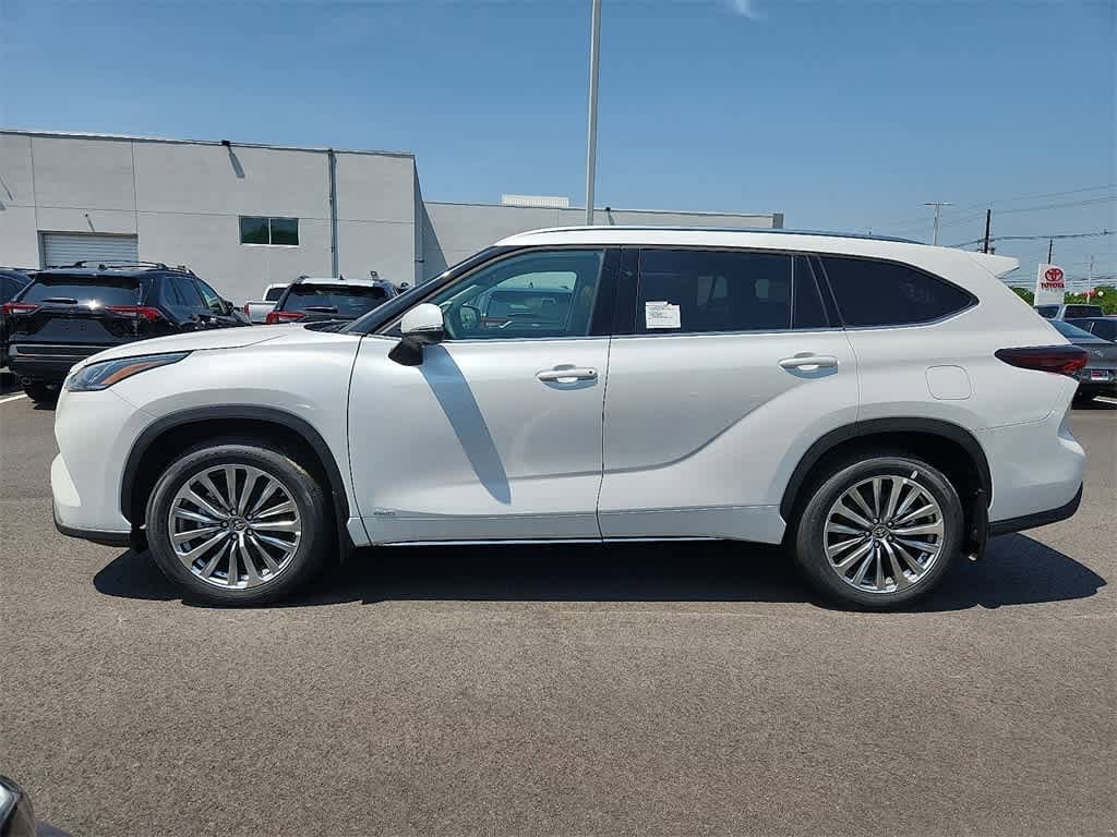 2025 Toyota Highlander Limited 7
