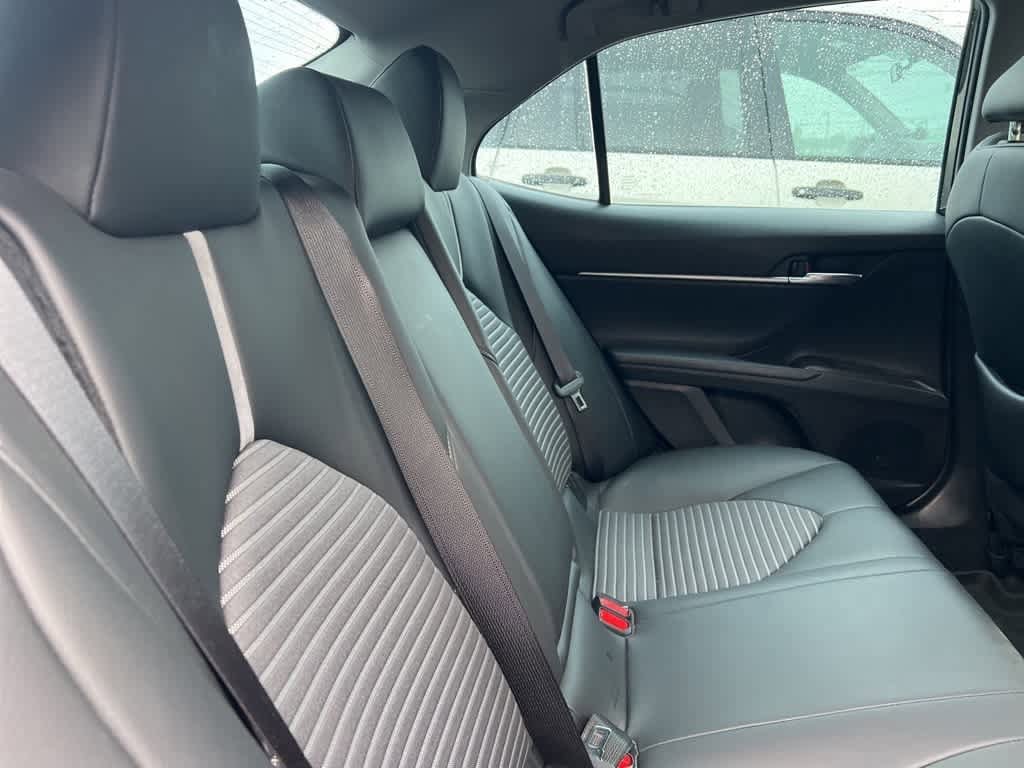 2022 Toyota Camry SE 17