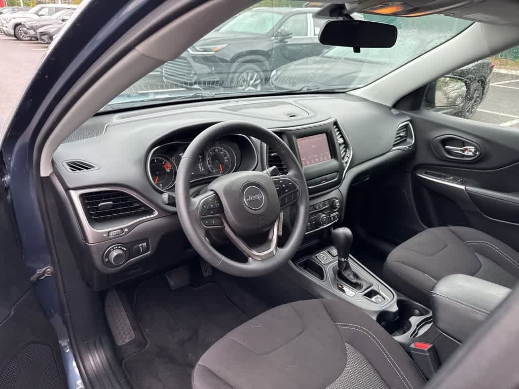 Thumbnail: 2020 Jeep Cherokee - 17