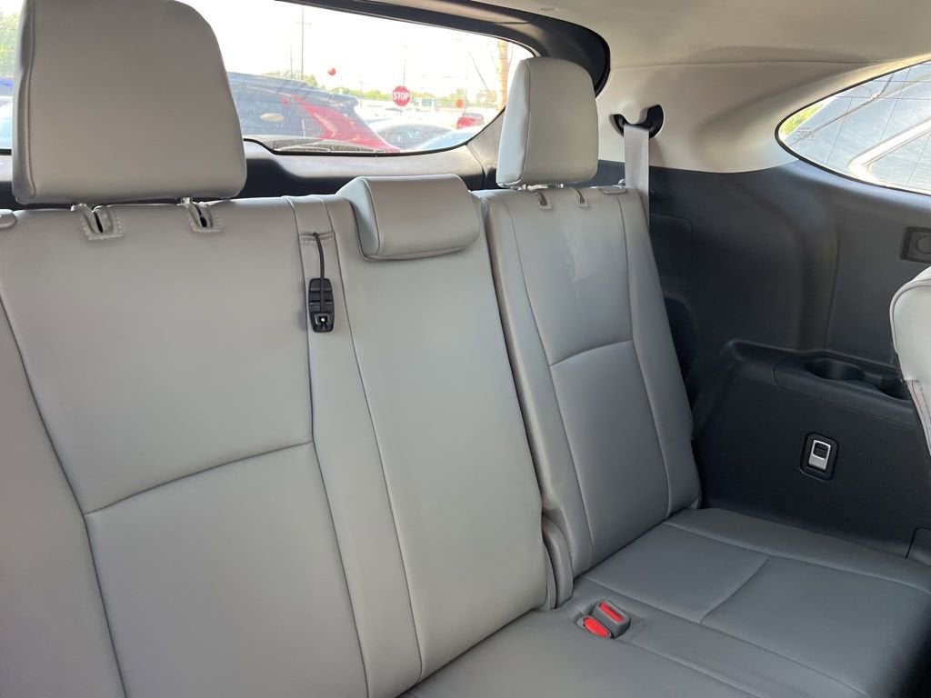 Thumbnail: 2023 Toyota Highlander - 17