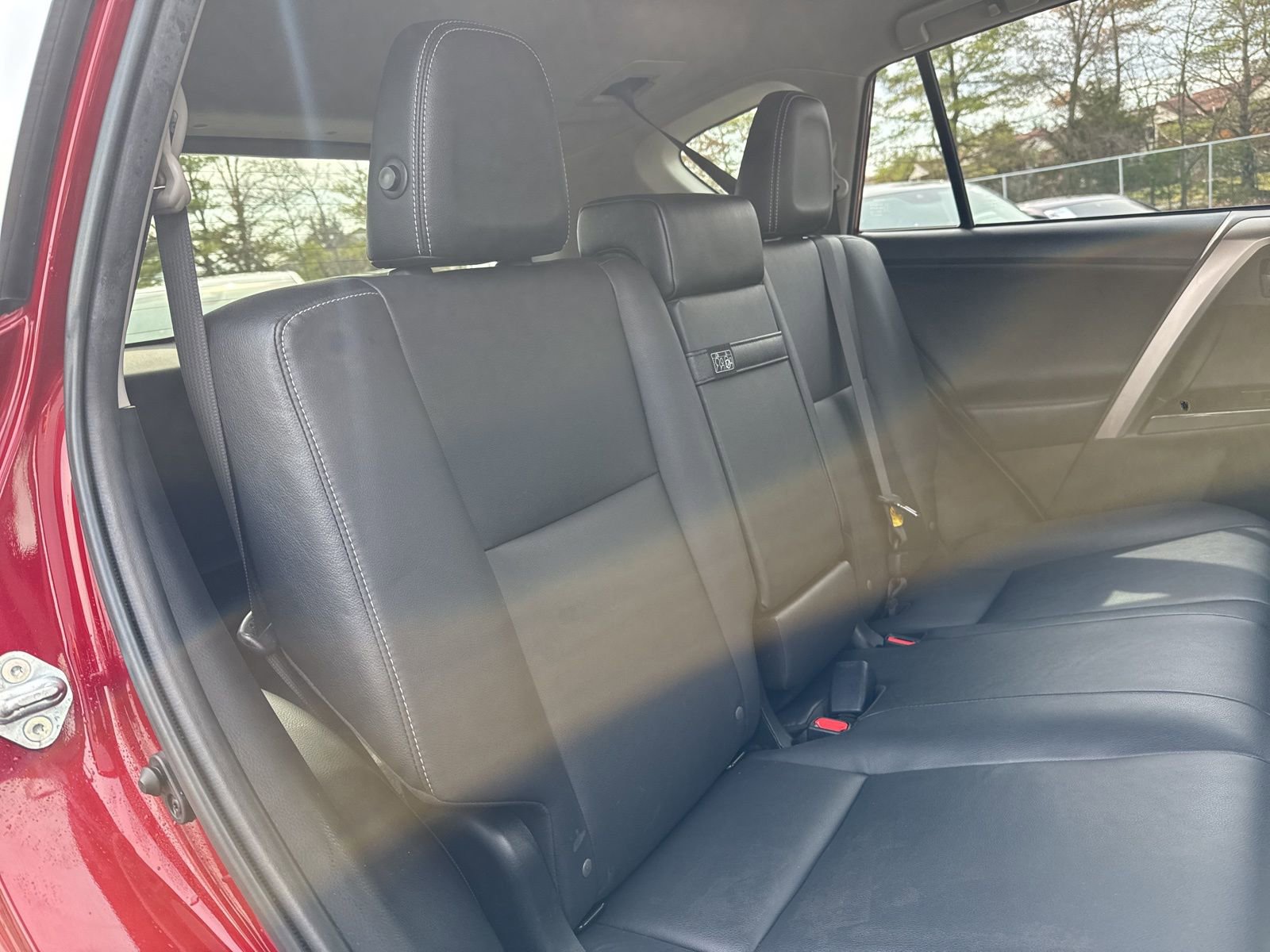 Thumbnail: 2018 Toyota RAV4 - 23