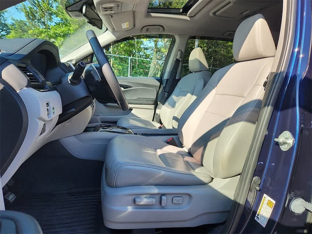 Thumbnail: 2017 Honda Pilot - 19