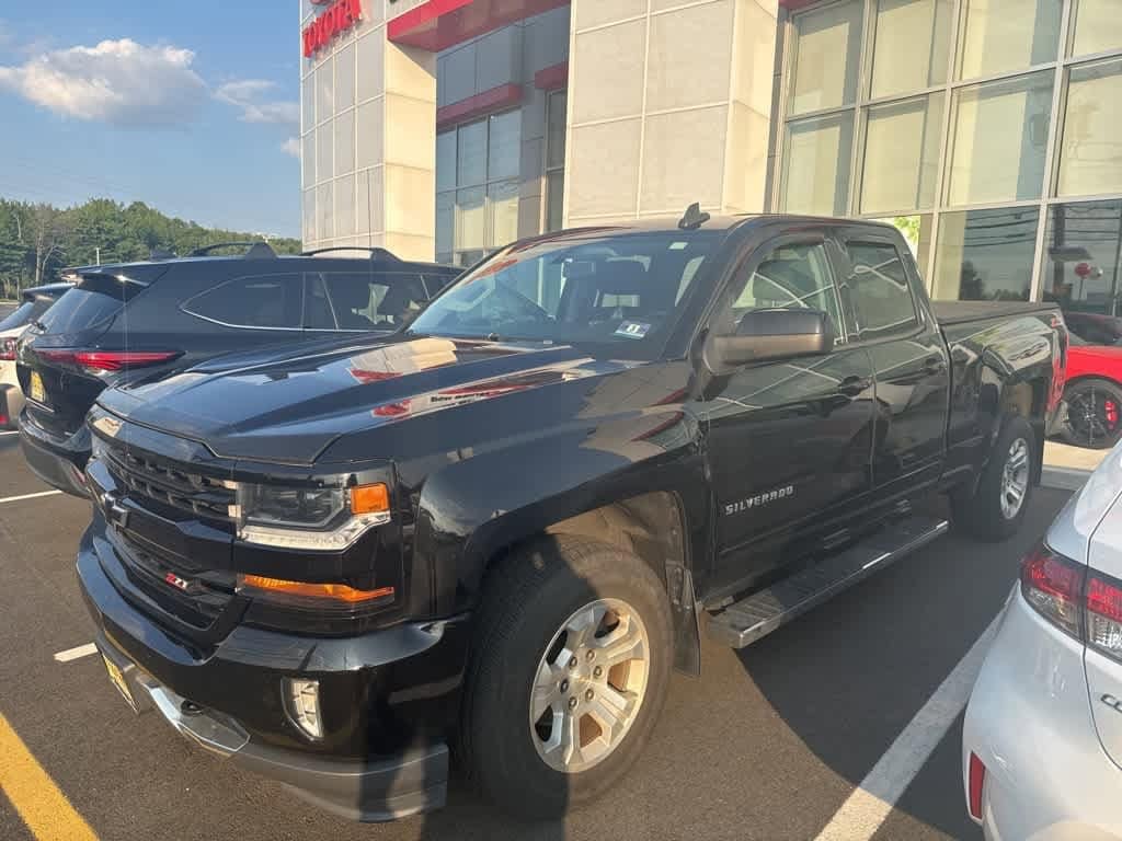 Thumbnail: 2017 Chevrolet Silverado 1500 - 1
