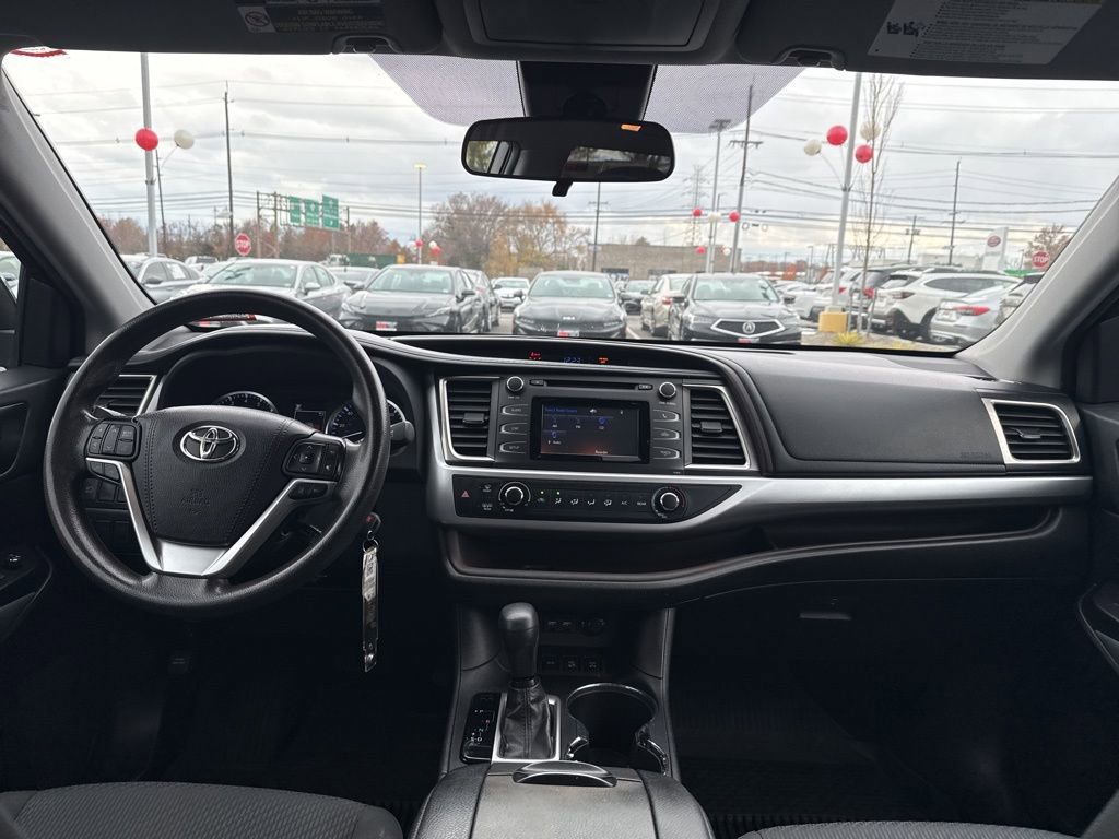 Thumbnail: 2019 Toyota Highlander - 31