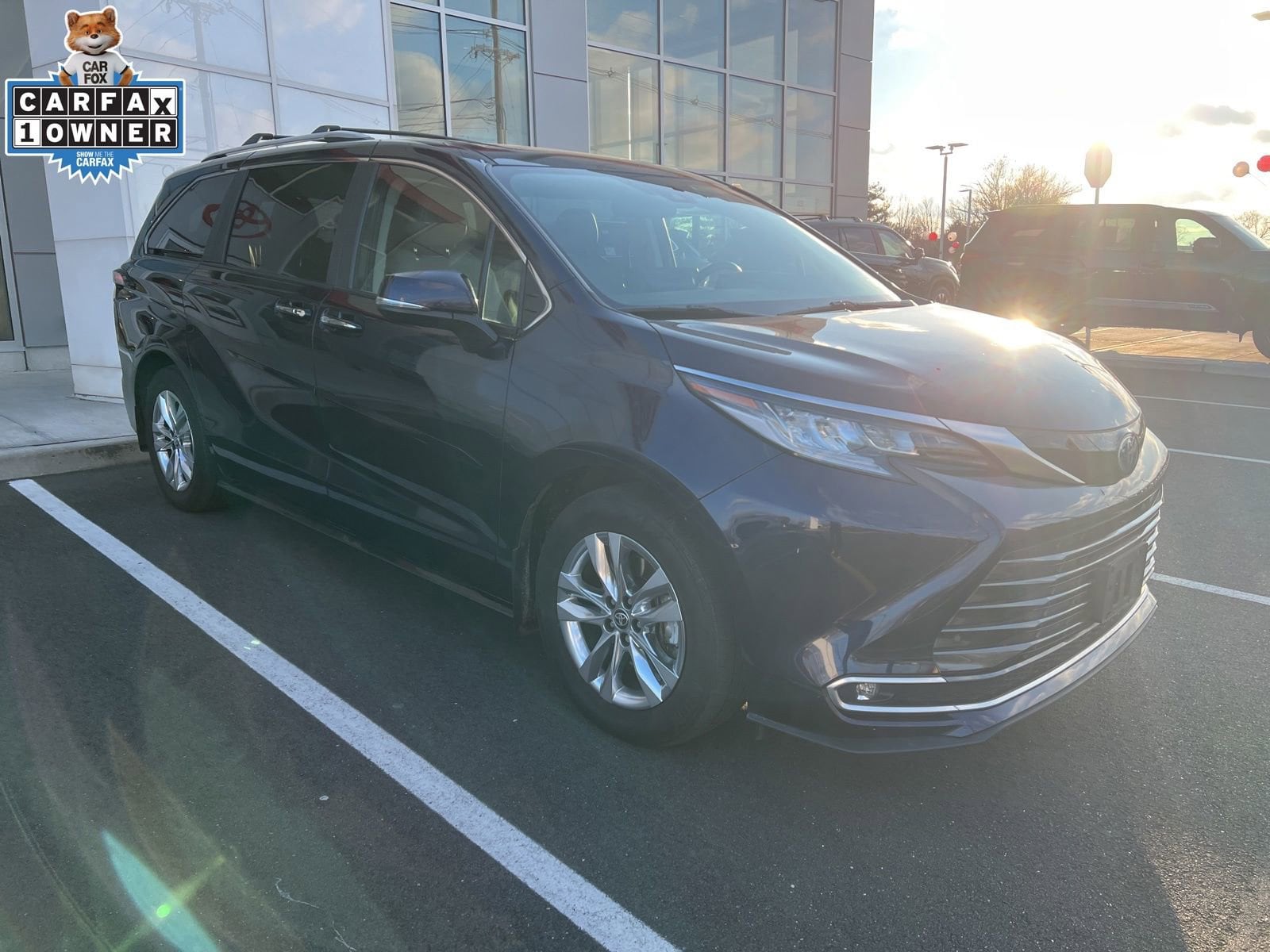 Thumbnail: 2023 Toyota Sienna - 2