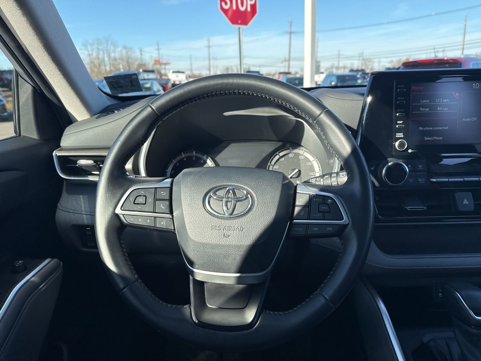 Thumbnail: 2022 Toyota Highlander - 23