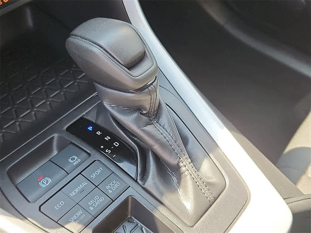 Thumbnail: 2024 Toyota RAV4 - 20