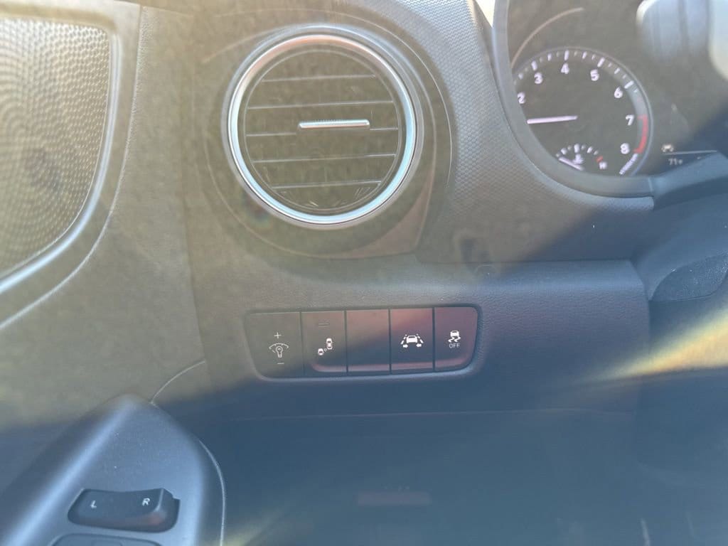Thumbnail: 2021 Hyundai Kona - 29