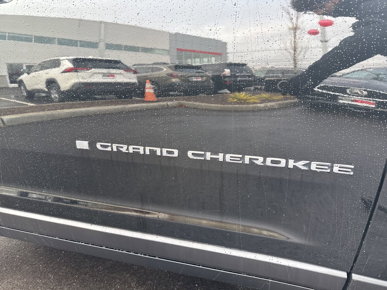 Thumbnail: 2023 Jeep Grand Cherokee - 14