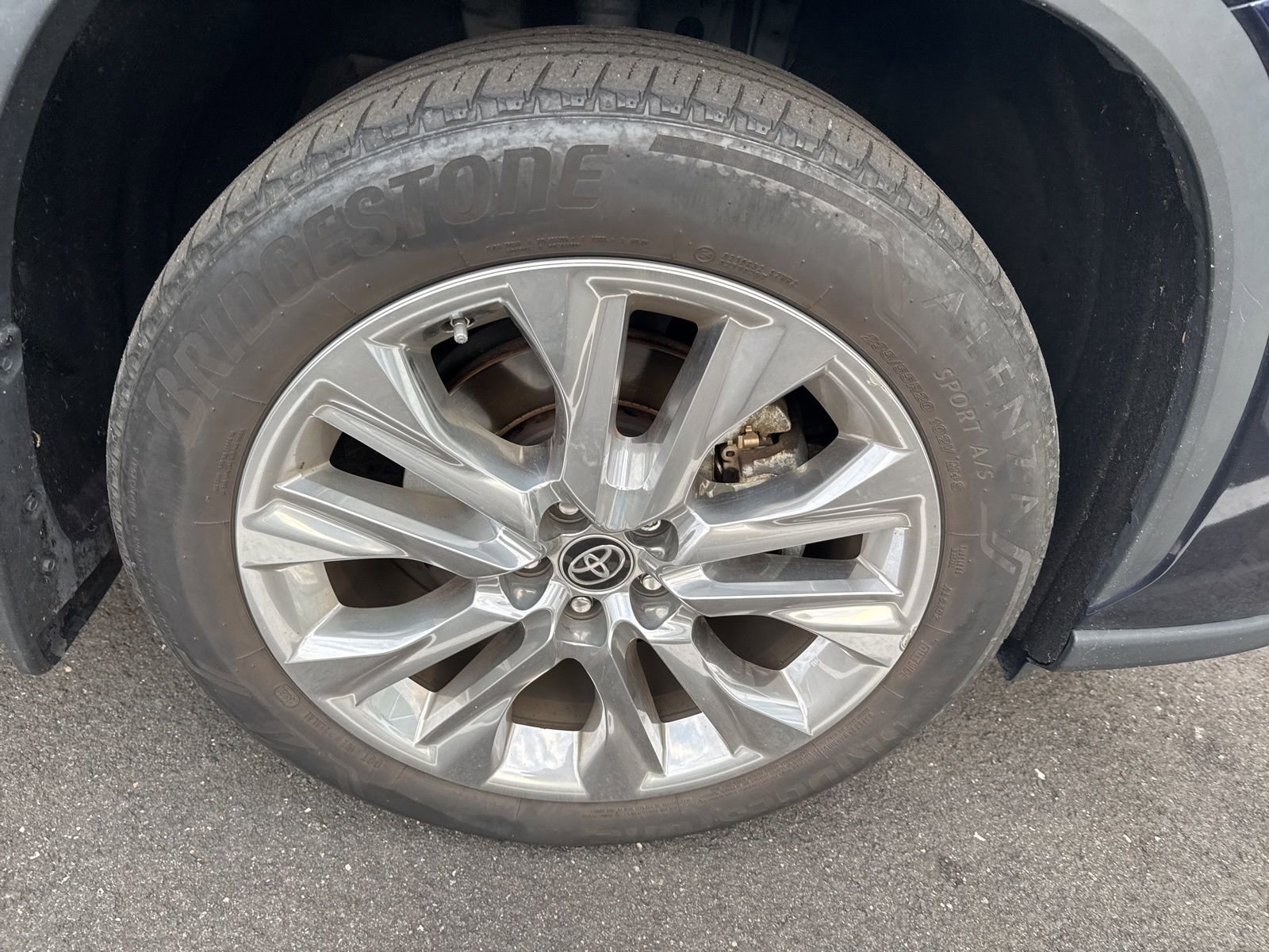 Thumbnail: 2022 Toyota Highlander - 26