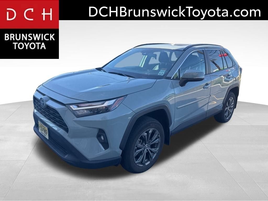 Thumbnail: 2022 Toyota RAV4 - 1