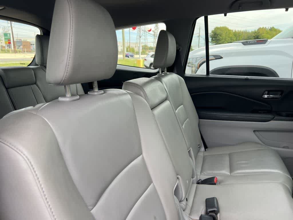 Thumbnail: 2016 Honda Pilot - 17