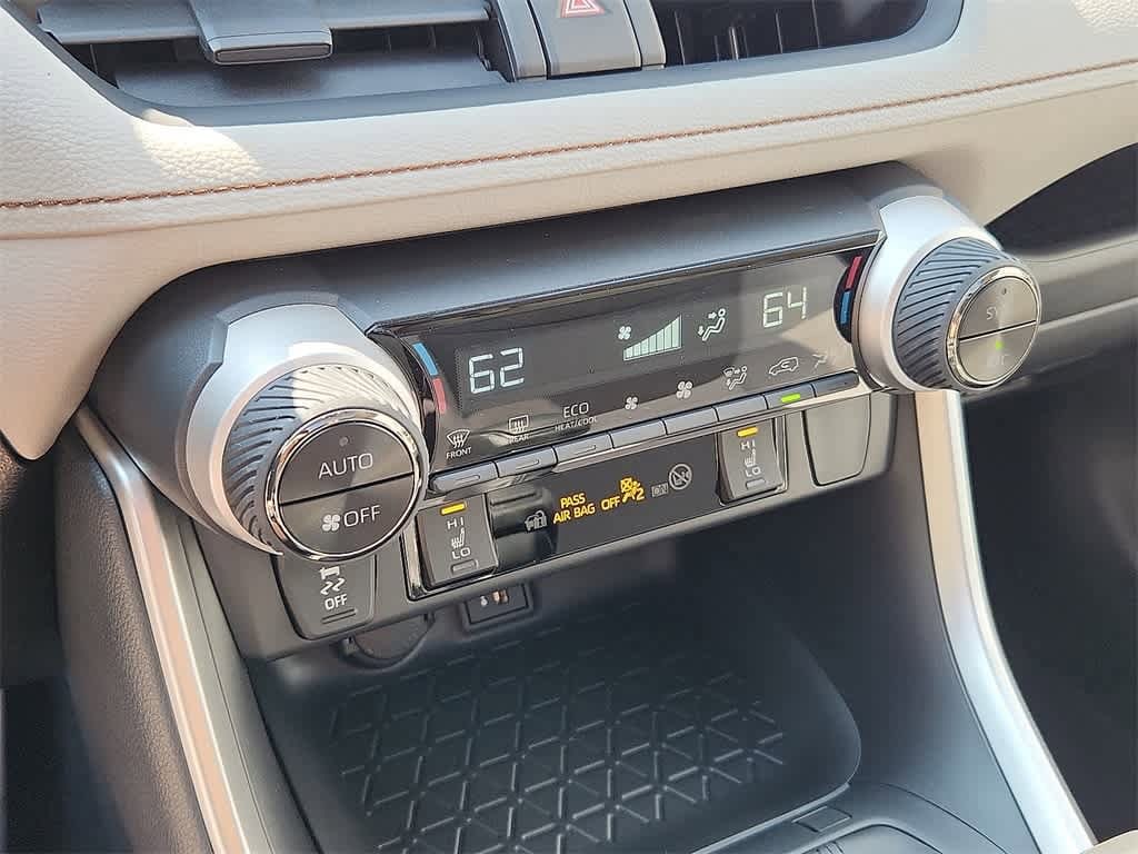 Thumbnail: 2025 Toyota RAV4 - 8