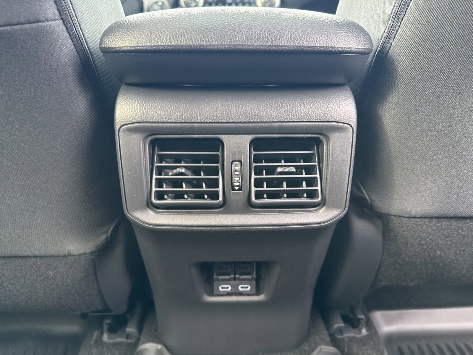 Thumbnail: 2025 Toyota RAV4 - 25