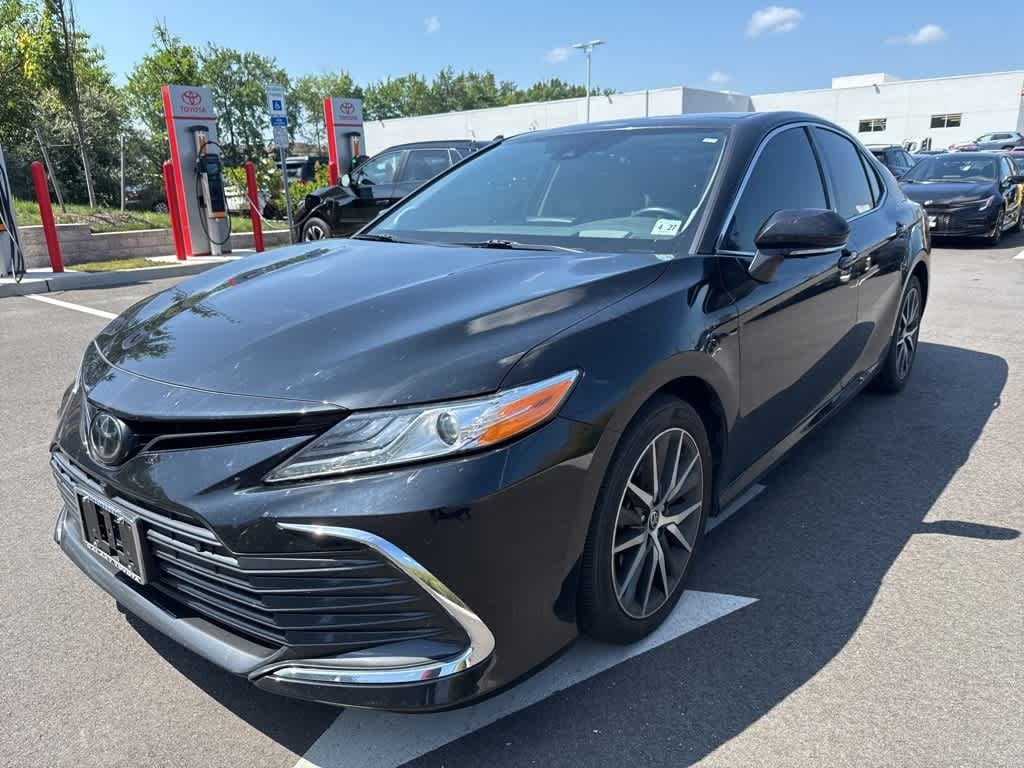 Thumbnail: 2022 Toyota Camry - 1