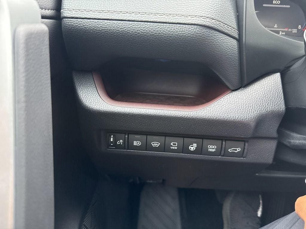 Thumbnail: 2025 Toyota RAV4 - 23