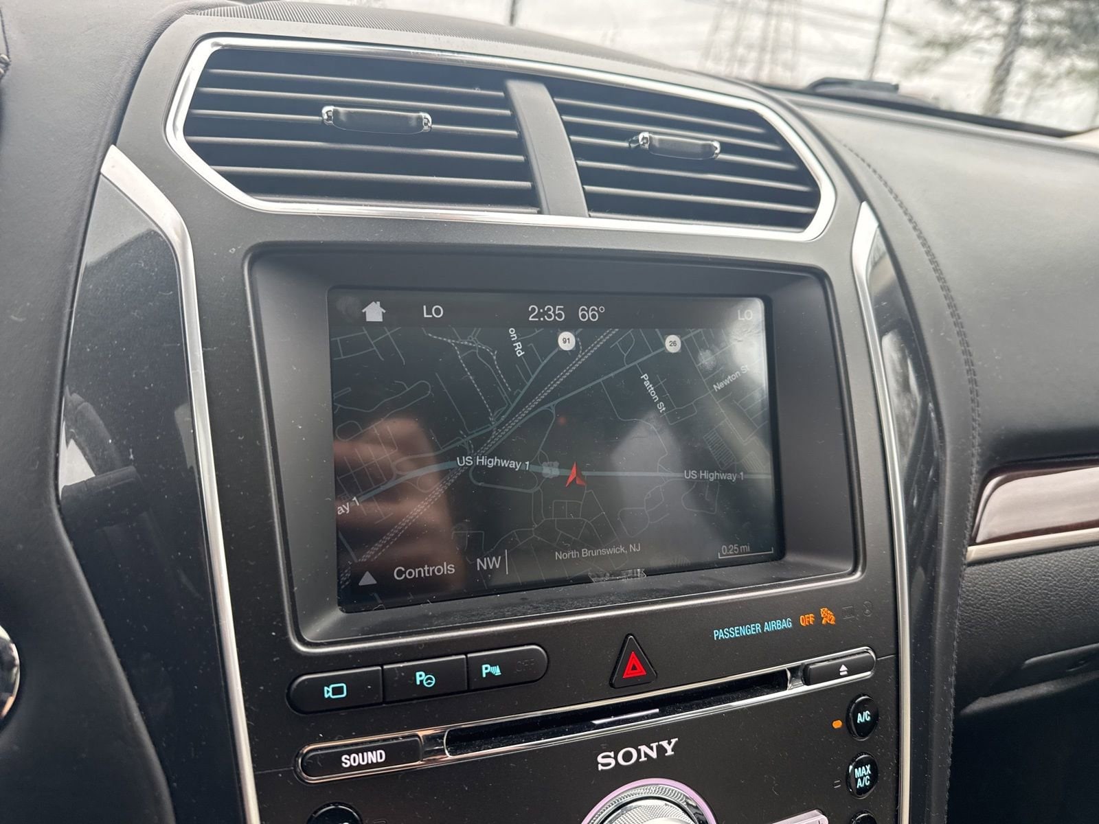 Thumbnail: 2018 Ford Explorer - 25