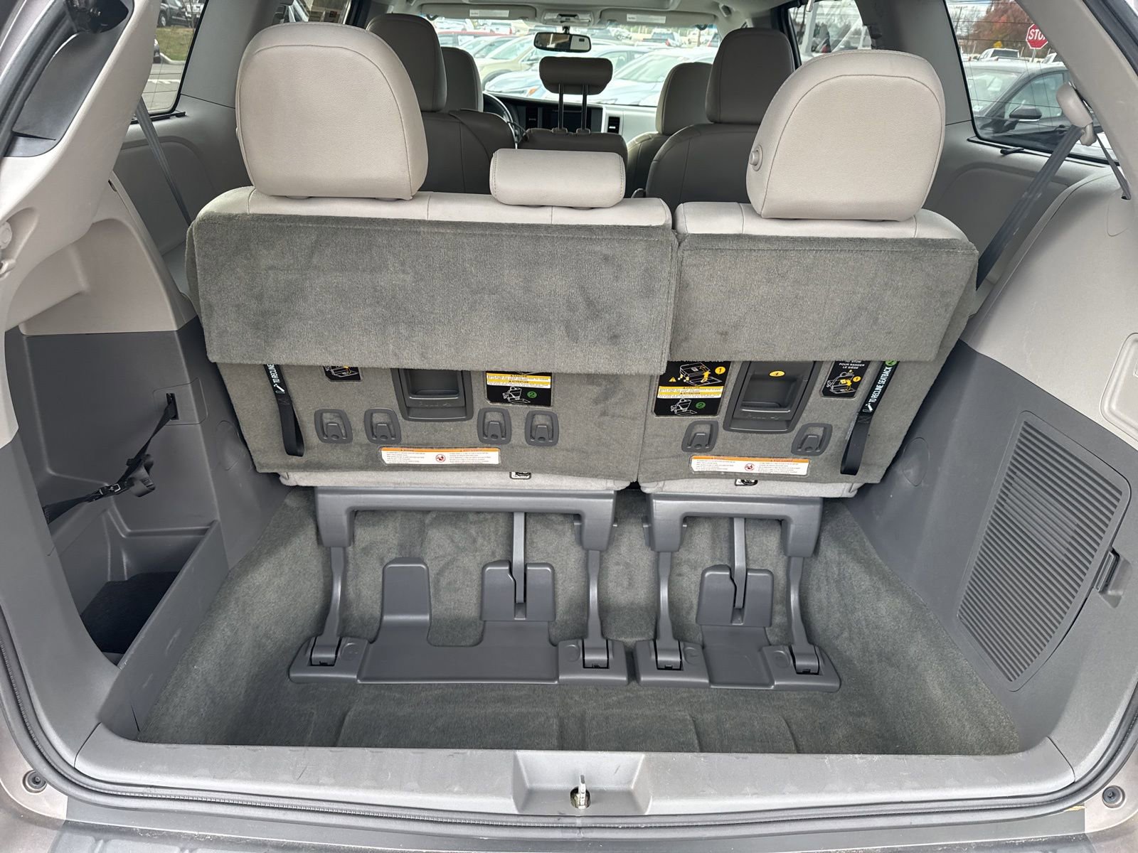 Thumbnail: 2016 Toyota Sienna - 17