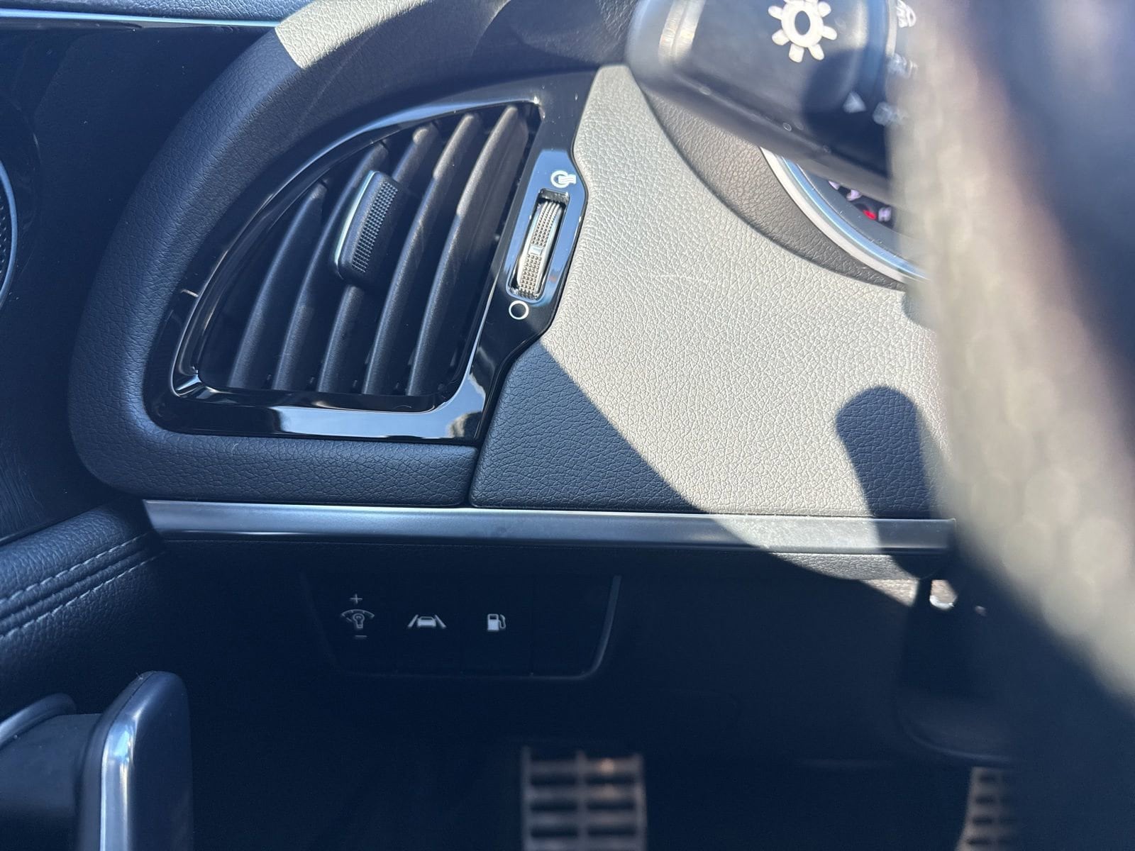 Thumbnail: 2022 Kia Stinger - 29