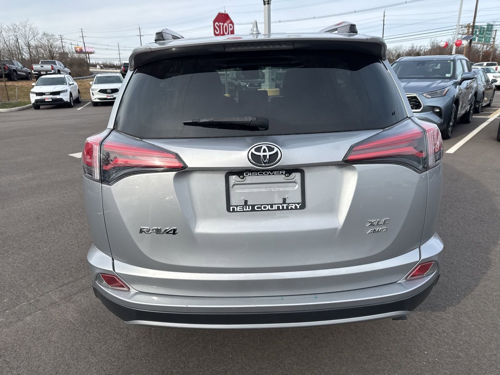 Thumbnail: 2018 Toyota RAV4 - 6