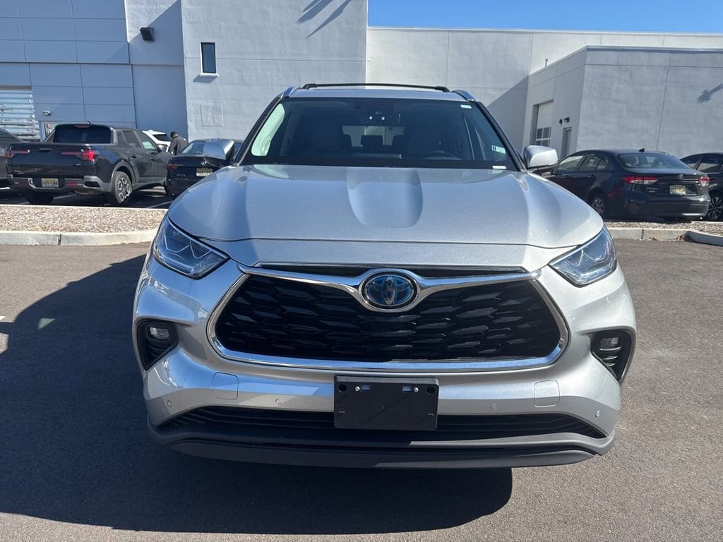 Thumbnail: 2021 Toyota Highlander - 2