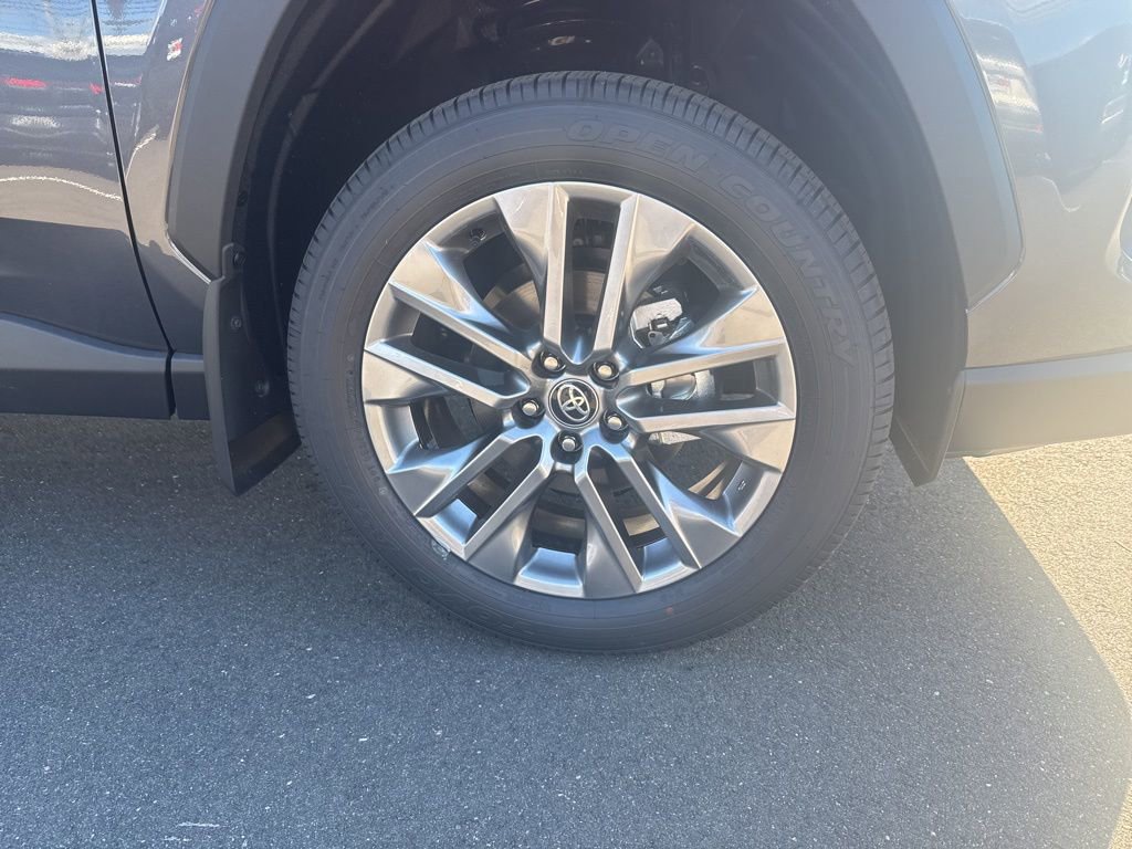 Thumbnail: 2025 Toyota RAV4 - 8