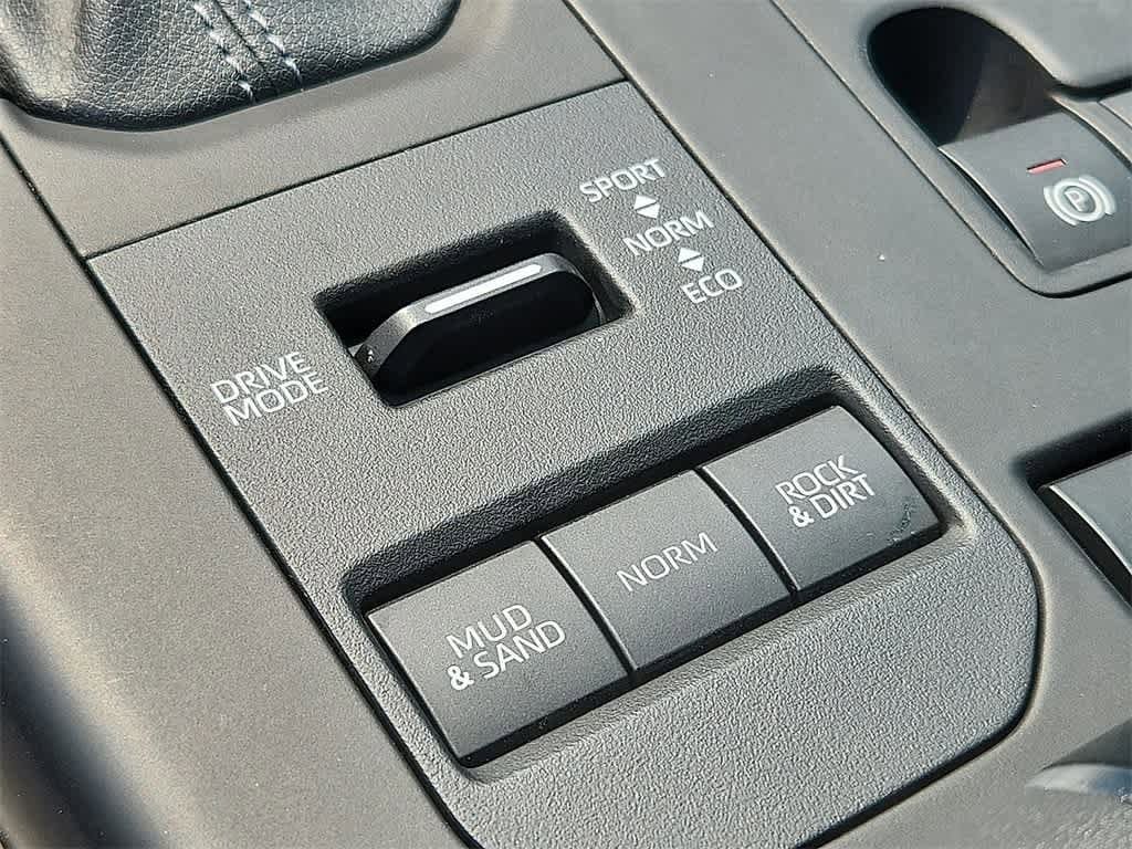2022 Toyota Highlander LE 31