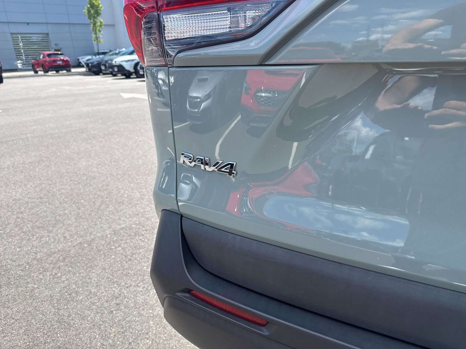 Thumbnail: 2021 Toyota RAV4 - 17