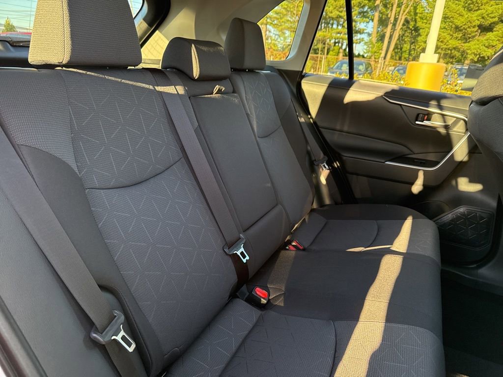 Thumbnail: 2025 Toyota RAV4 - 15