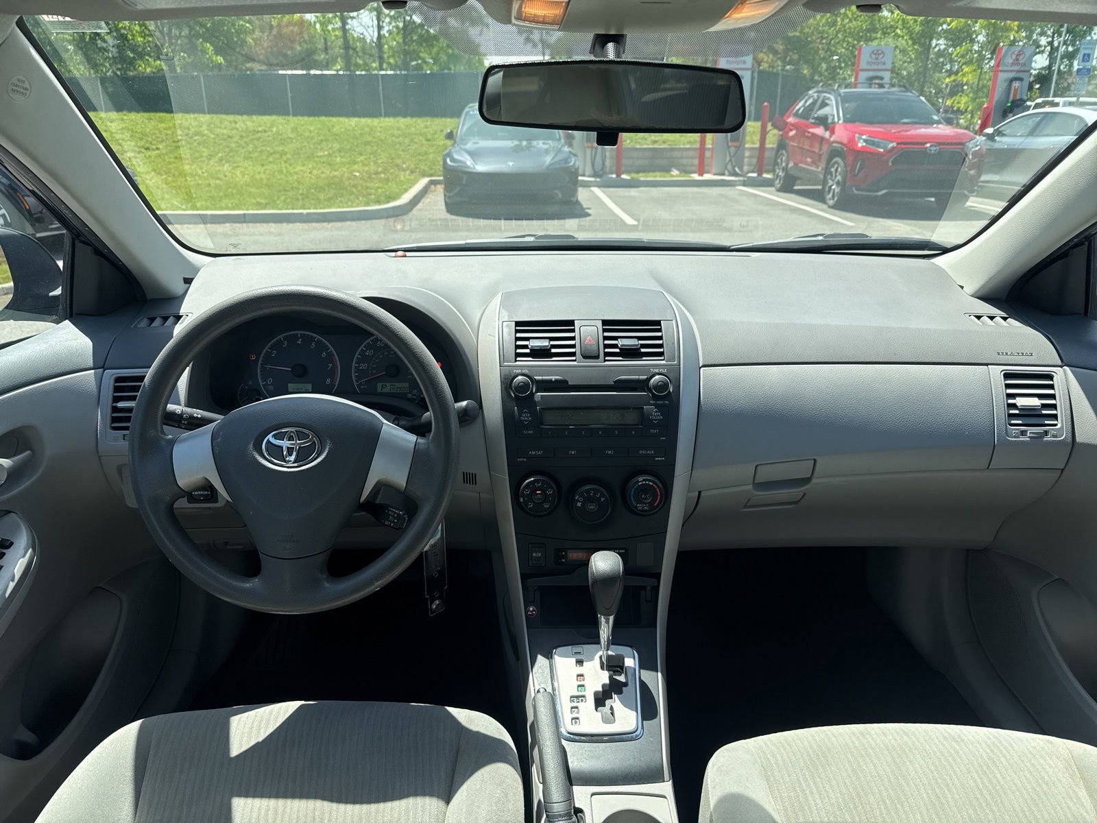 Thumbnail: 2010 Toyota Corolla - 25