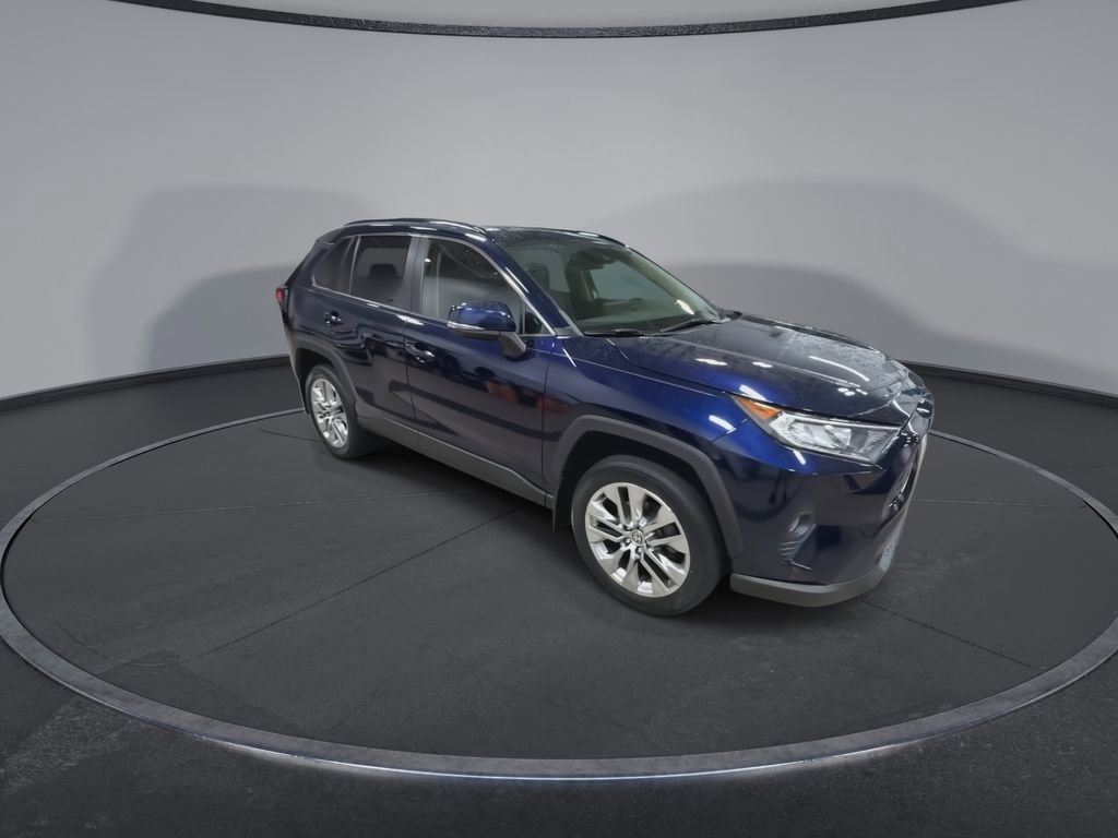 2021 Toyota RAV4 XLE Premium photo 2