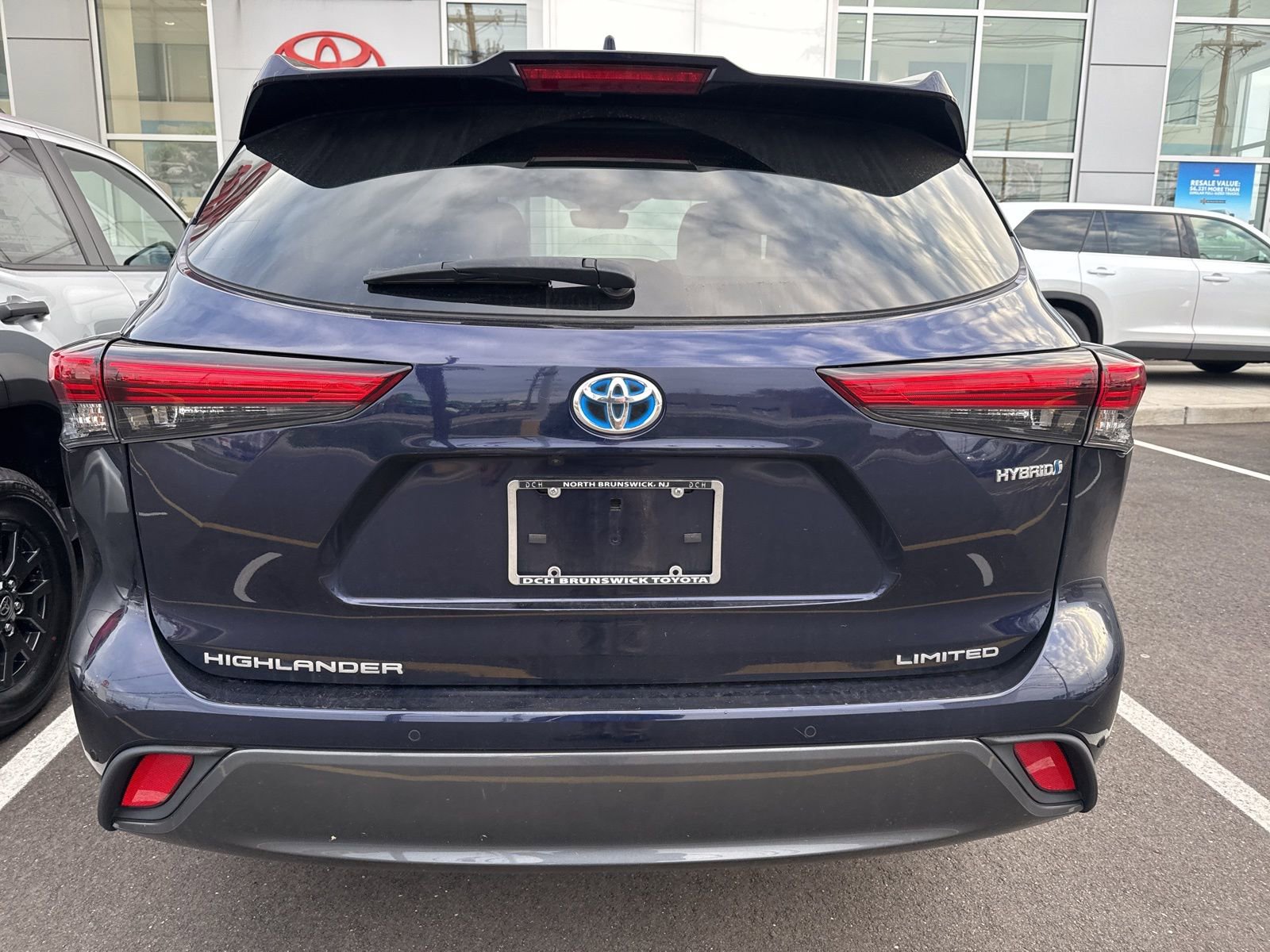 Thumbnail: 2022 Toyota Highlander - 14