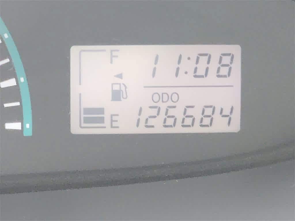Thumbnail: 2010 Toyota Yaris - 23