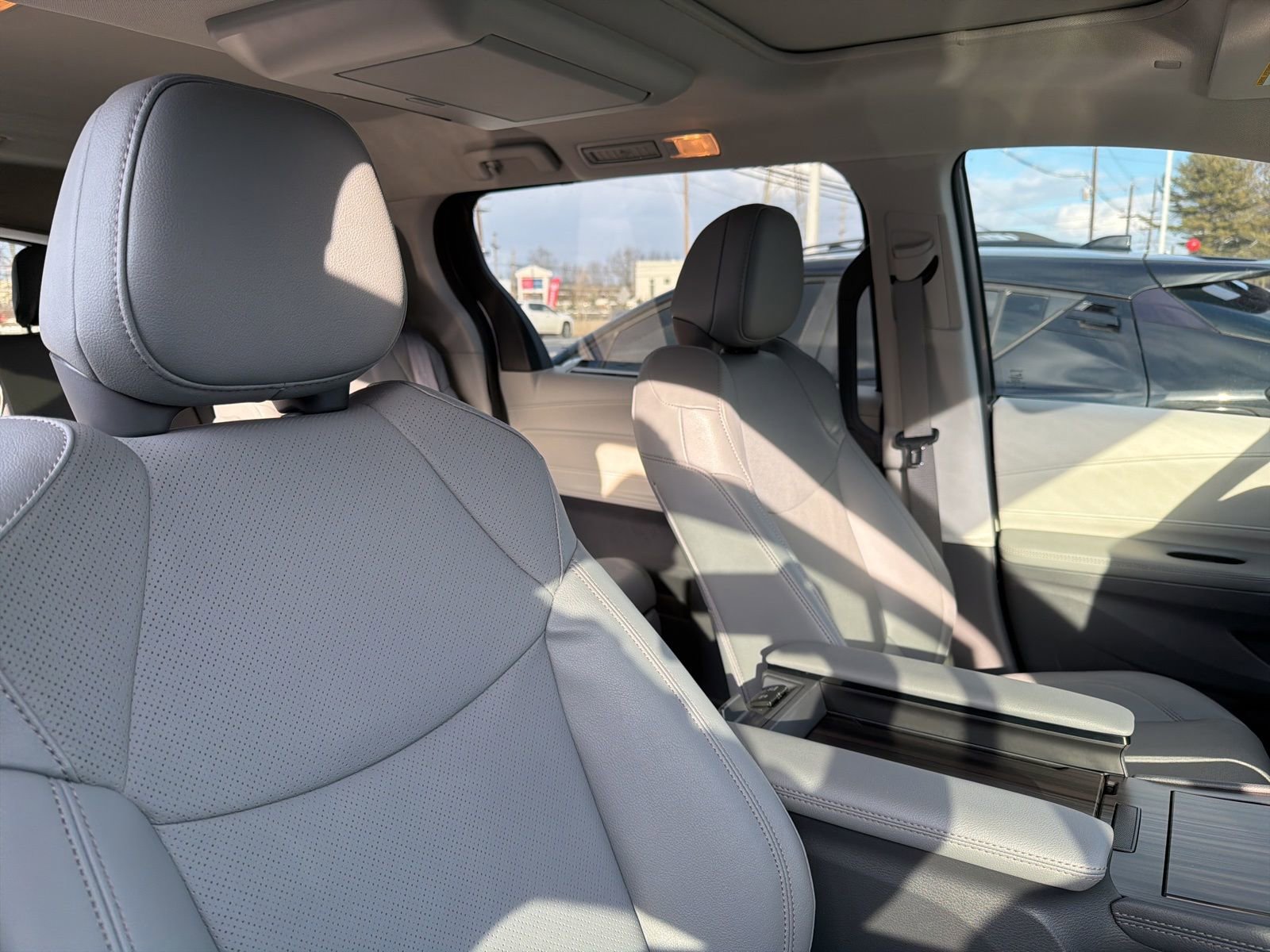 Thumbnail: 2024 Toyota Sienna - 15