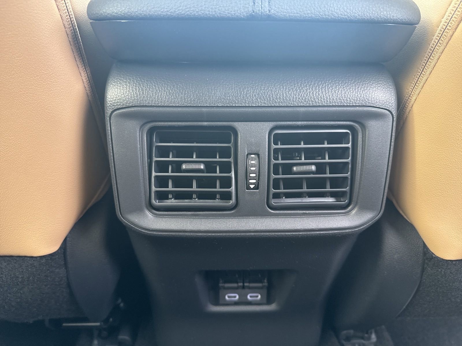 Thumbnail: 2025 Toyota RAV4 - 25