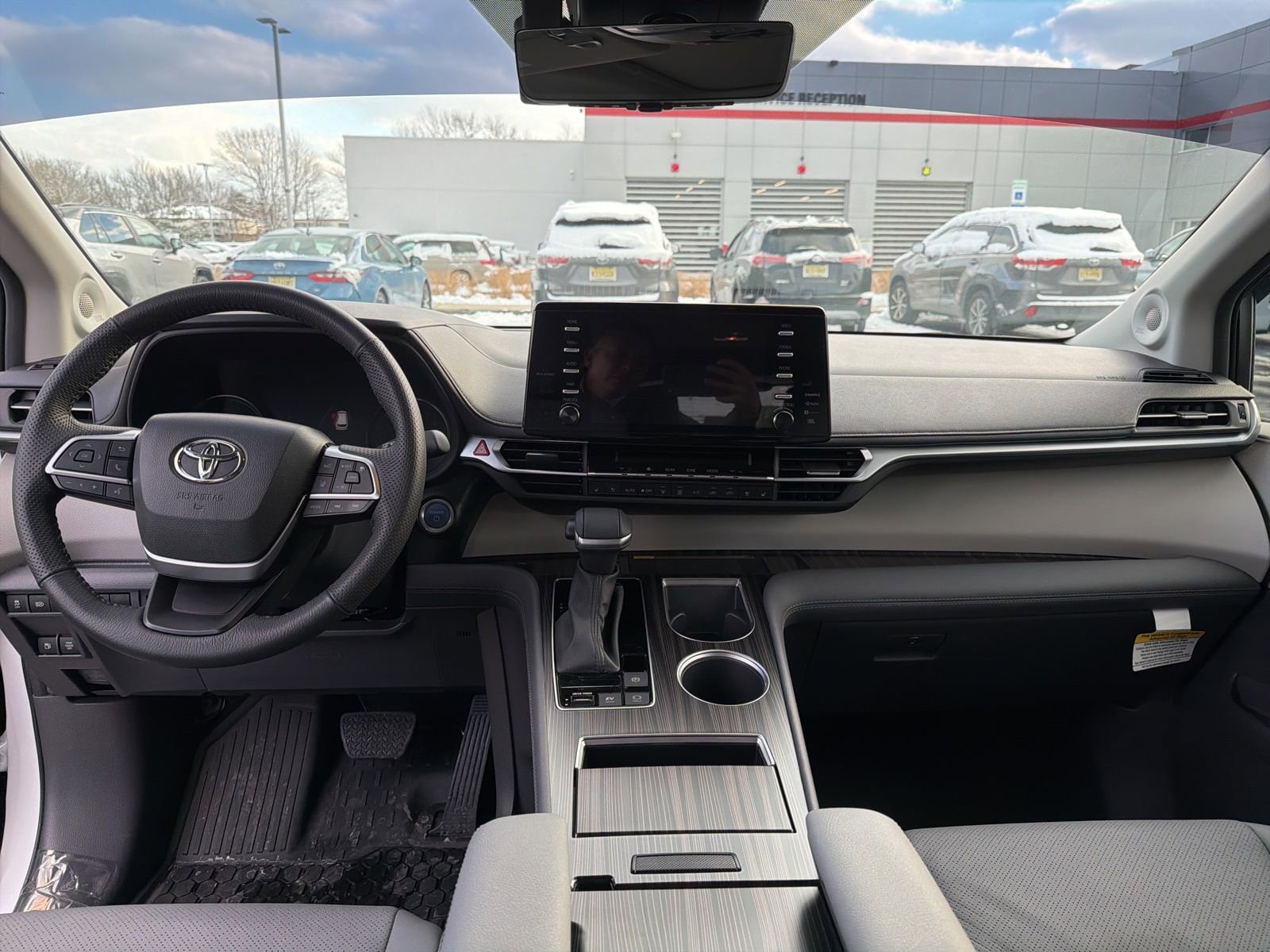 Thumbnail: 2024 Toyota Sienna - 19