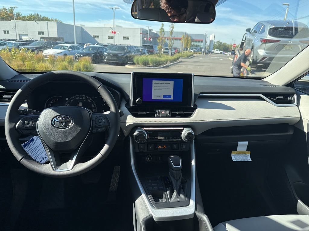 Thumbnail: 2025 Toyota RAV4 - 17