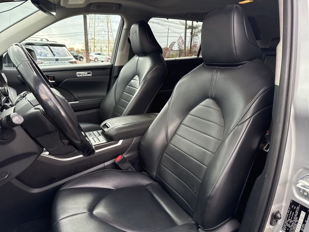 Thumbnail: 2021 Toyota Highlander - 18